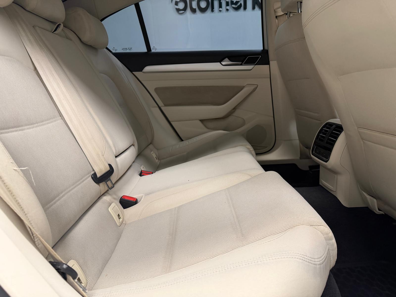 VOLKSWAGEN PASSAT 11